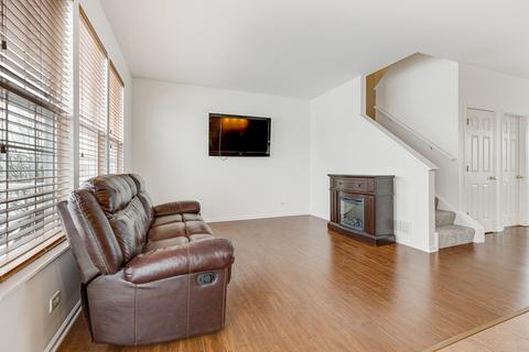 4074 Pompton Ave, Elgin, IL 60124 photo 13