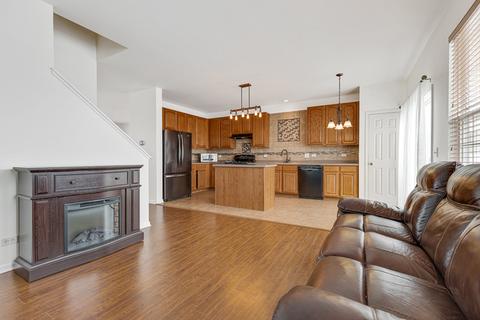 4074 Pompton Ave, Elgin, IL 60124 photo 12