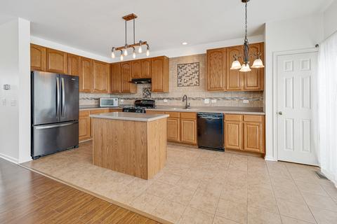 4074 Pompton Ave, Elgin, IL 60124 photo 8