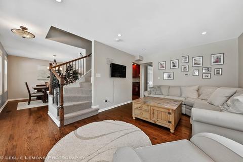 130 83rd St, Willowbrook, IL 60527 photo 5