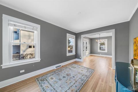 822 E Indiana St, Wheaton, IL 60187 photo 4