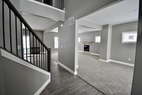 506 Raef Rd, Downs, IL 61736 photo 3