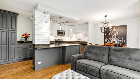 71 E Division St #604, Chicago, IL 60610 photo 3
