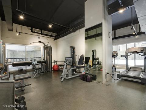 71 E Division St #604, Chicago, IL 60610 photo 21
