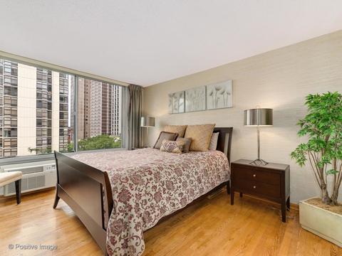 71 E Division St #604, Chicago, IL 60610 photo 11
