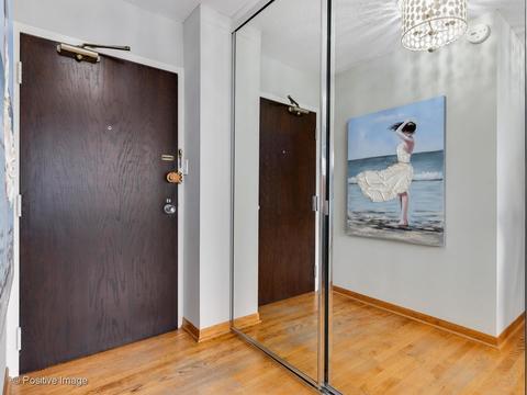 71 E Division St #604, Chicago, IL 60610 photo 2