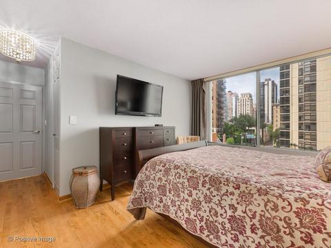 71 E Division St #604, Chicago, IL 60610 photo 12
