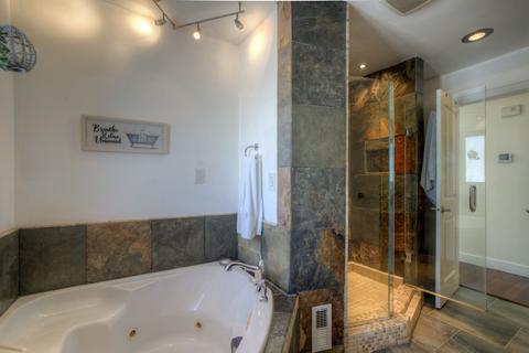 520 W Byron Ave, Addison, IL 60101 photo 10