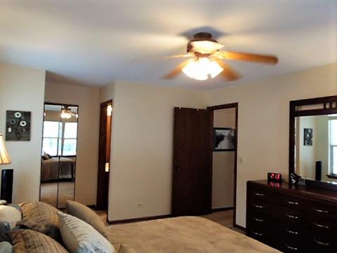 1600 Warwick Ct #C1, Wheeling, IL 60090 photo 12
