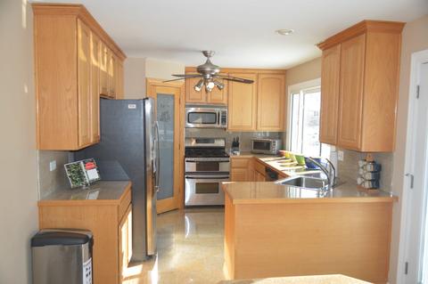 805 Beechtree Ln, Bartlett, IL 60103 photo 3