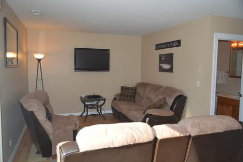 805 Beechtree Ln, Bartlett, IL 60103 photo 9