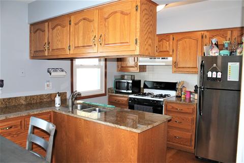 750 Hunter Dr, Roselle, IL 60172 photo 7