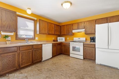 3413 W Lorient Dr, Mchenry, IL 60050 photo 4