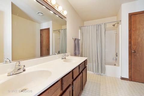 3413 W Lorient Dr, Mchenry, IL 60050 photo 8