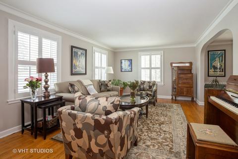 17 E Maple Ave, Roselle, IL 60172 photo 2