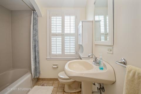 17 E Maple Ave, Roselle, IL 60172 photo 15