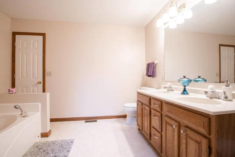 1306 Henry St, Normal, IL 61761 photo 25