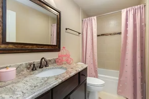 3681 Heathmoor Dr, Elgin, IL 60124 photo 24