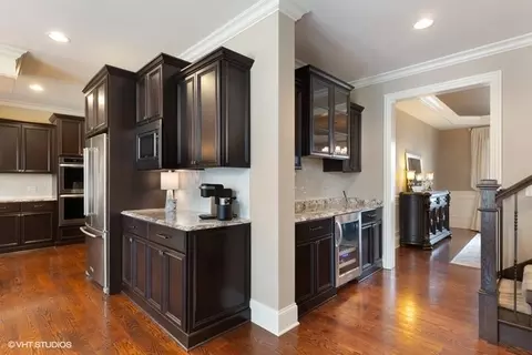 3681 Heathmoor Dr, Elgin, IL 60124 photo 9