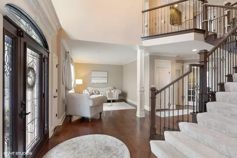 3681 Heathmoor Dr, Elgin, IL 60124 photo 3