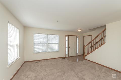 2511 Dickens Dr, Aurora, IL 60503 photo 5