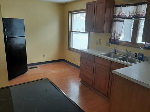 221 E Kirke Gate, Lee, IL 60530 photo 3