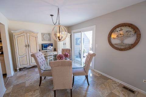 526 W Evergreen St, Wheaton, IL 60187 photo 8