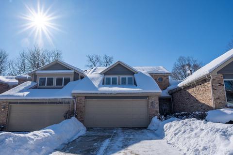 526 W Evergreen St, Wheaton, IL 60187 photo 1