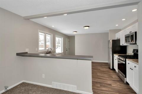 2085 W Budd Blvd, Kankakee, IL 60901 photo 12