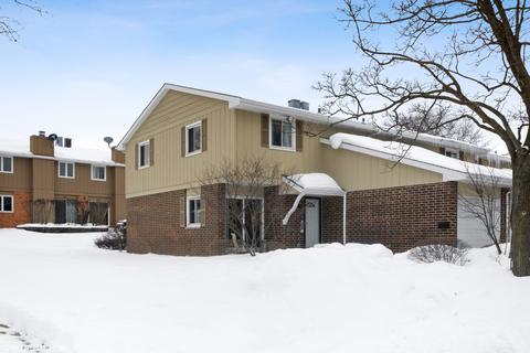 829 Heatherbrook Ct, Wheaton, IL 60189 photo 1