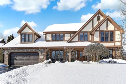7702 Ridgewood Ln, Burr Ridge, IL 60527 photo 1