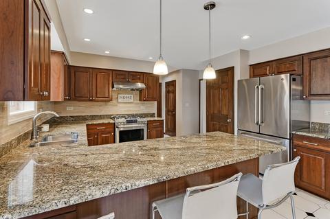 7702 Ridgewood Ln, Burr Ridge, IL 60527 photo 7