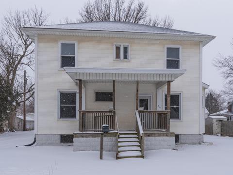 210 E Cemetery Ave, Chenoa, IL 61726 photo 1