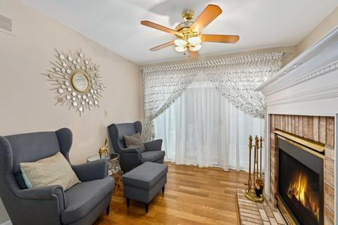 2098 Willow Run, Wheaton, IL 60189 photo 7
