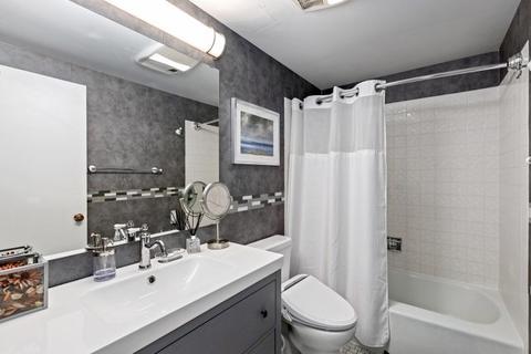 2098 Willow Run, Wheaton, IL 60189 photo 28
