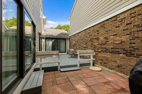 2098 Willow Run, Wheaton, IL 60189 photo 20