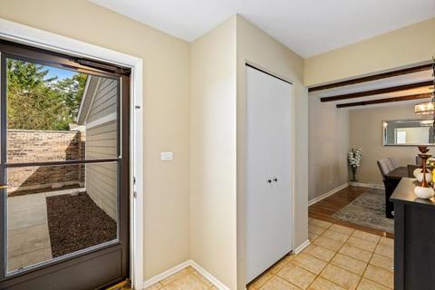 2098 Willow Run, Wheaton, IL 60189 photo 16