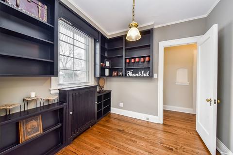 1016 Wheaton Pl, Wheaton, IL 60187 photo 11