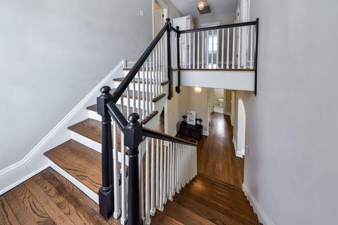 1016 Wheaton Pl, Wheaton, IL 60187 photo 13