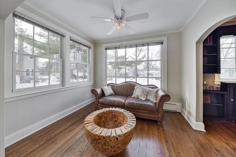 1016 Wheaton Pl, Wheaton, IL 60187 photo 12