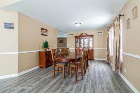 1032 E 7th St, Lockport, IL 60441 photo 4