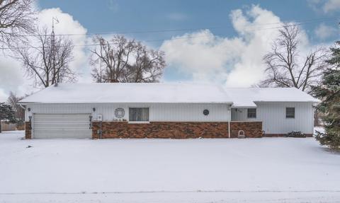 319 Pickett St, Chenoa, IL 61726 photo 1
