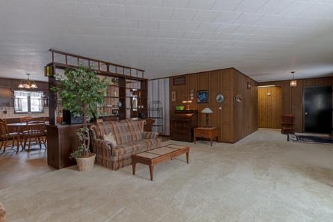 319 Pickett St, Chenoa, IL 61726 photo 9