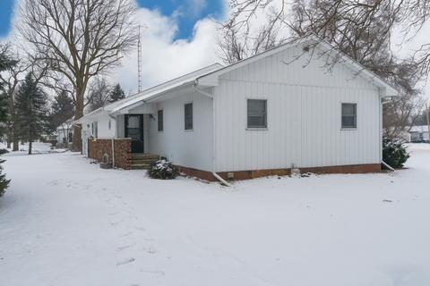 319 Pickett St, Chenoa, IL 61726 photo 32