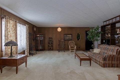 319 Pickett St, Chenoa, IL 61726 photo 6
