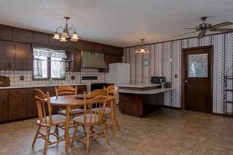 319 Pickett St, Chenoa, IL 61726 photo 11