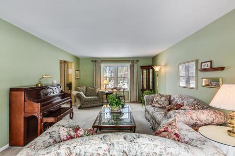 812 S Maple St, Mount Prospect, IL 60056 photo 6