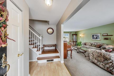812 S Maple St, Mount Prospect, IL 60056 photo 3