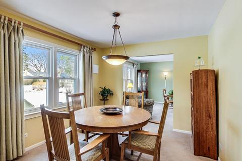 812 S Maple St, Mount Prospect, IL 60056 photo 8