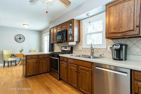 65 Westhampton Ct, Aurora, IL 60504 photo 4